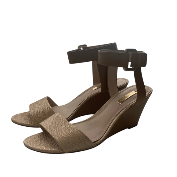 Louise et Cie Tan And Gold Wedge Sandals, size 8.5 - Picture 10 of 10